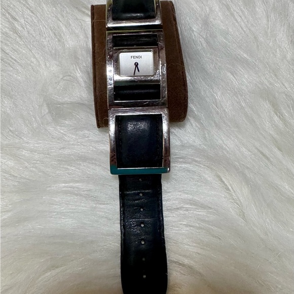 Fendi Watch F5000‎ 26mm Women’s Silver X Black 3701037 - Picture 3 of 5